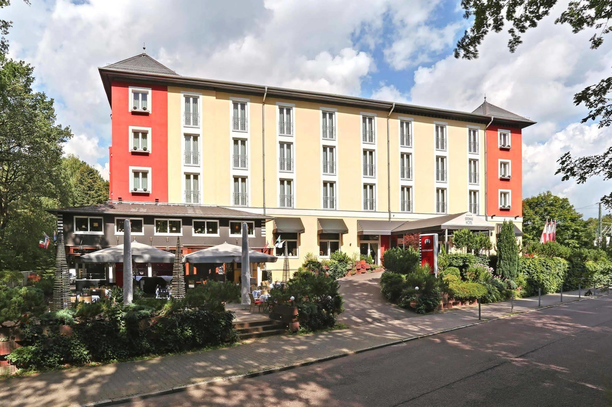 Grünau 4*